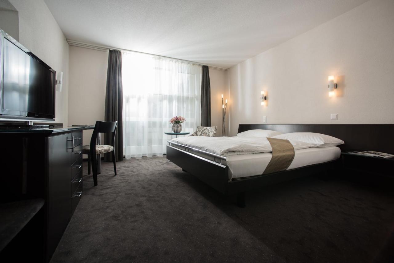 Grand Hotel Les Endroits 라쇼드퐁 외부 사진