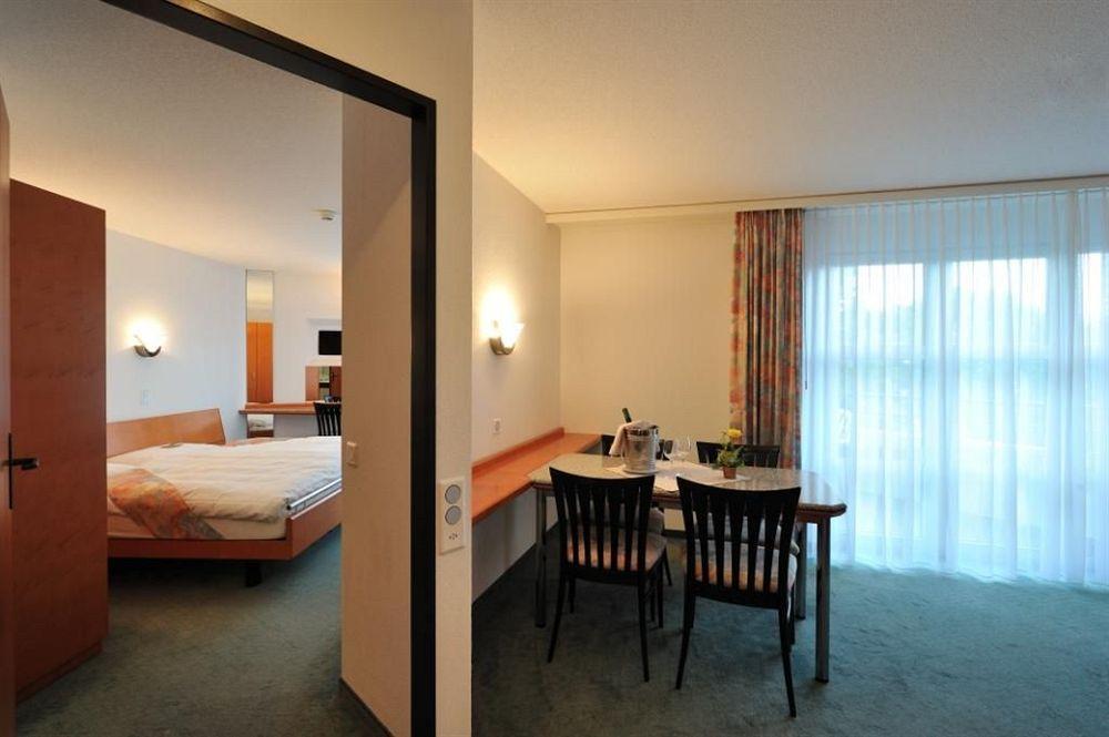 Grand Hotel Les Endroits 라쇼드퐁 외부 사진